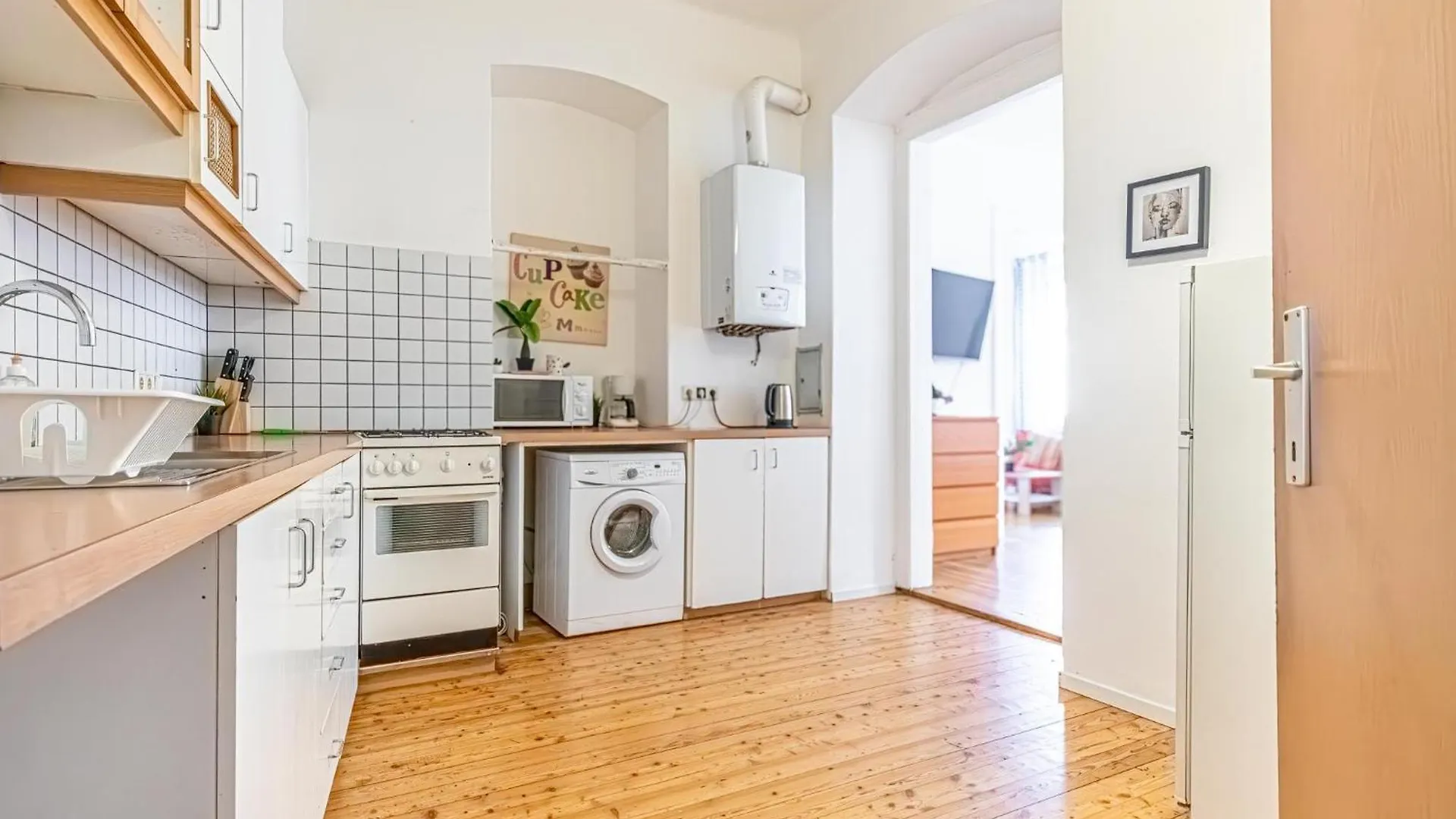 Simple Apartment Near Wiener Stadthalle