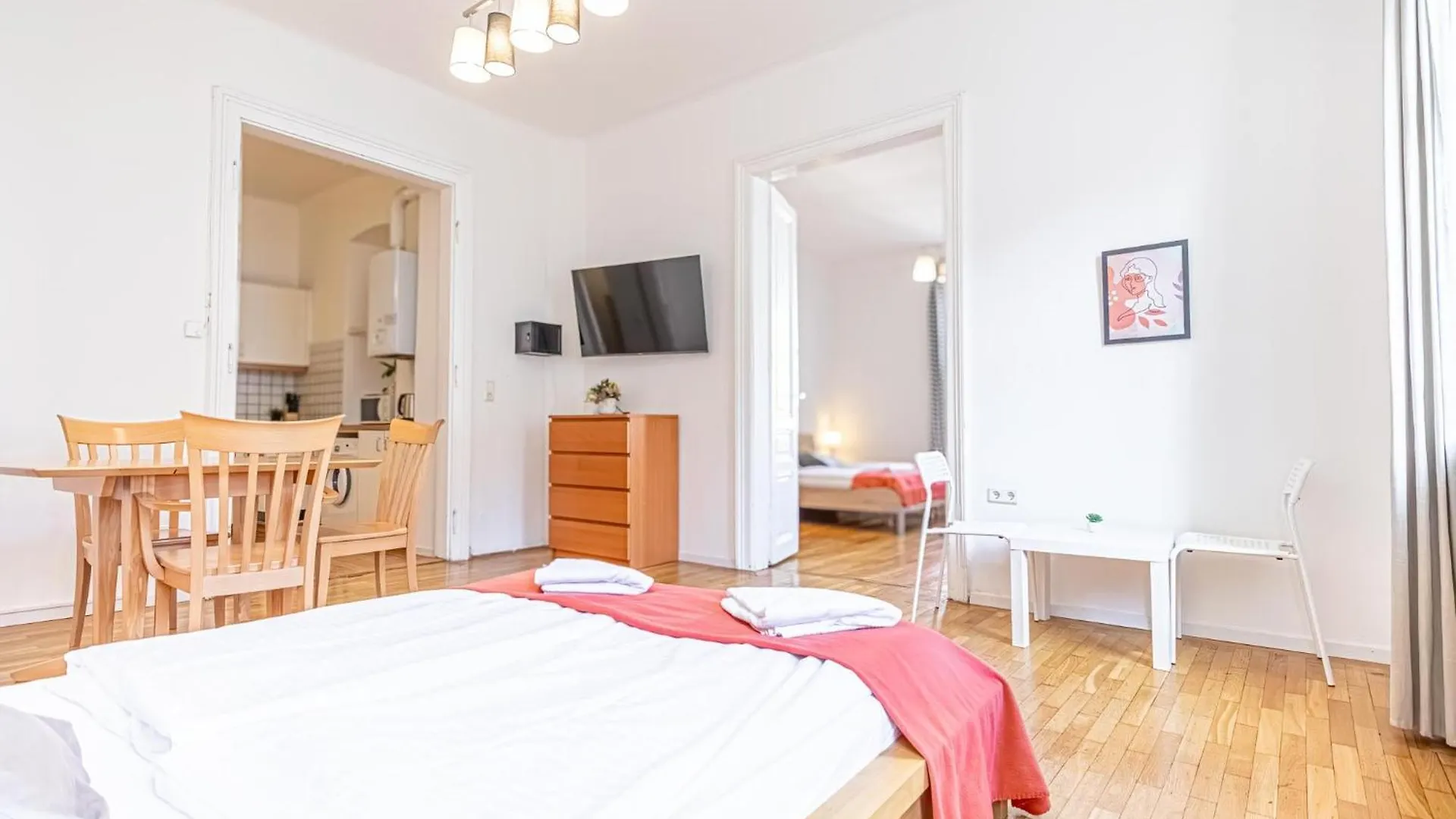 Simple Apartment Near Wiener Stadthalle Österrike