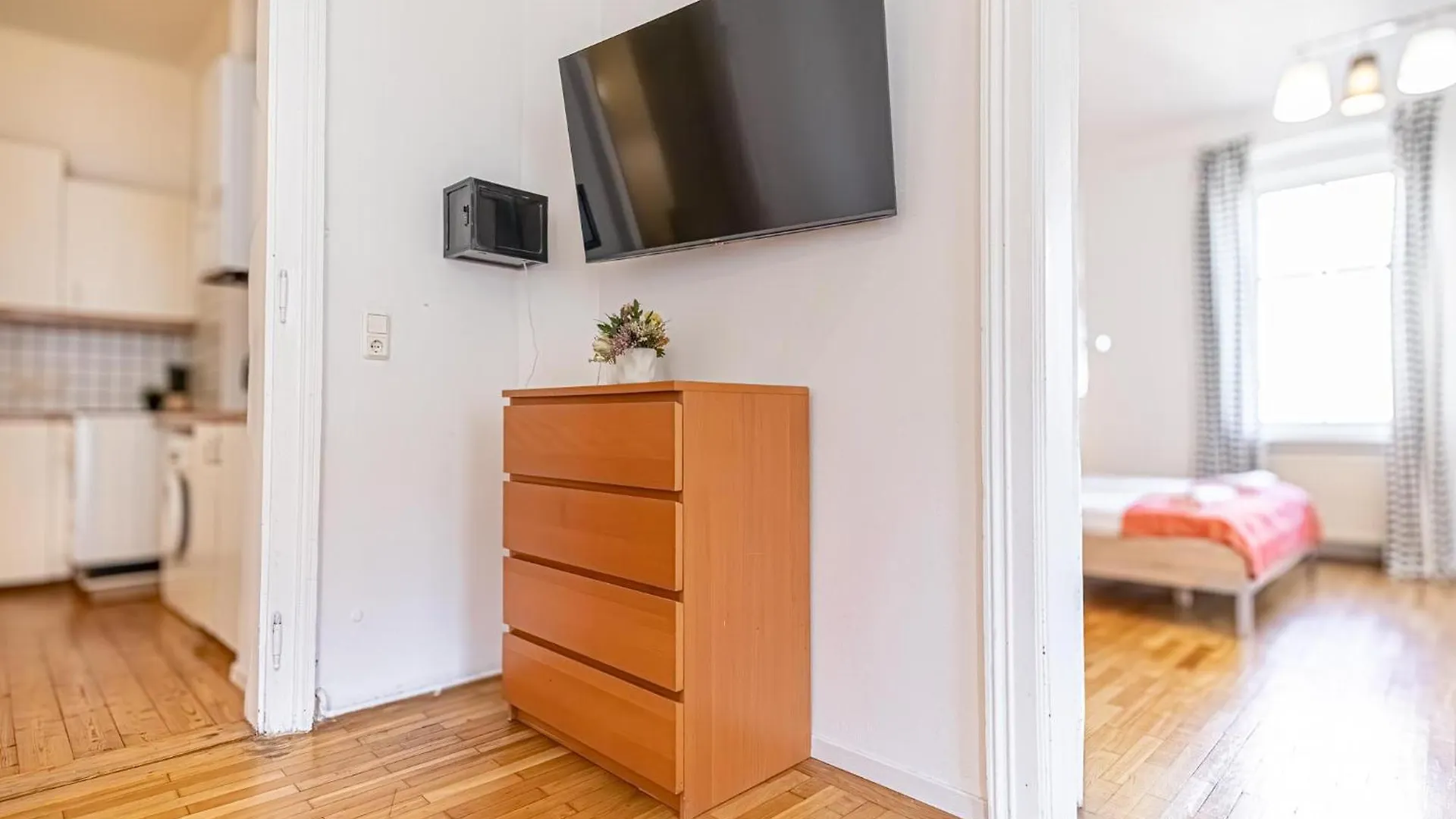 Simple Apartment Near Wiener Stadthalle Wien