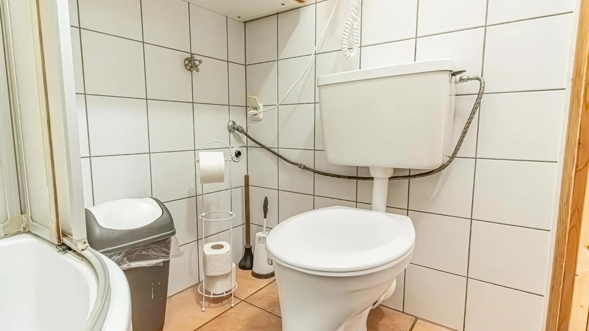 Simple Apartment Near Wiener Stadthalle  Wien