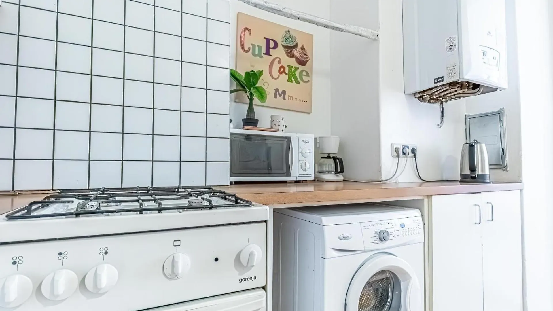 Simple Apartment Near Wiener Stadthalle 0*, Wien Österrike